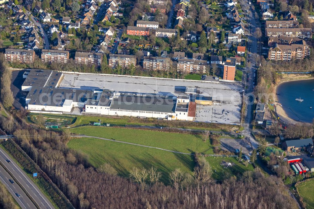 Aerial image Duisburg - Leaving old department store building Real on Buscher Strasse in the district Grossenbaum in Duisburg at Ruhrgebiet in the state North Rhine-Westphalia, Germany