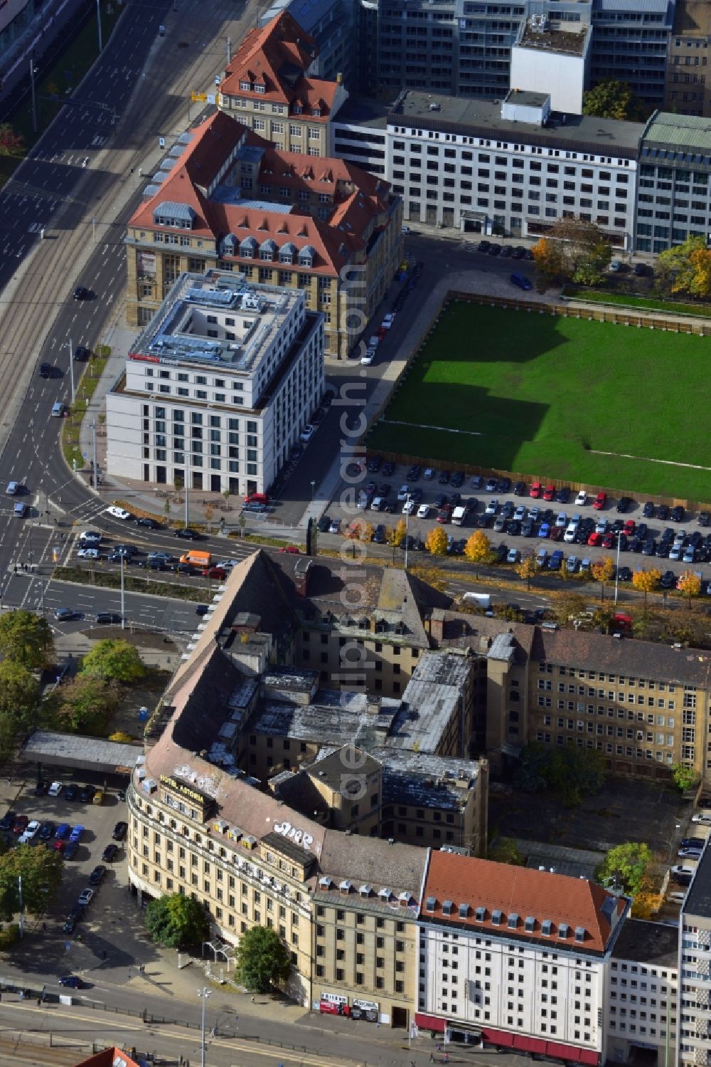 Aerial image Leipzig - View of the empty building of the former Hotel Astoria at Willy- Brandt- Platz in Leipzig in Saxony. The luxurious building between Kurt Schumacher Strasse and Gerberstrasse was one of the most notable hotels in the German Democratic Republic ( GDR ), but has been vacant since its closure in 1997 and is threatened by decay. Owner of a listed building complex is the U.S. investment firm Blackstone Group