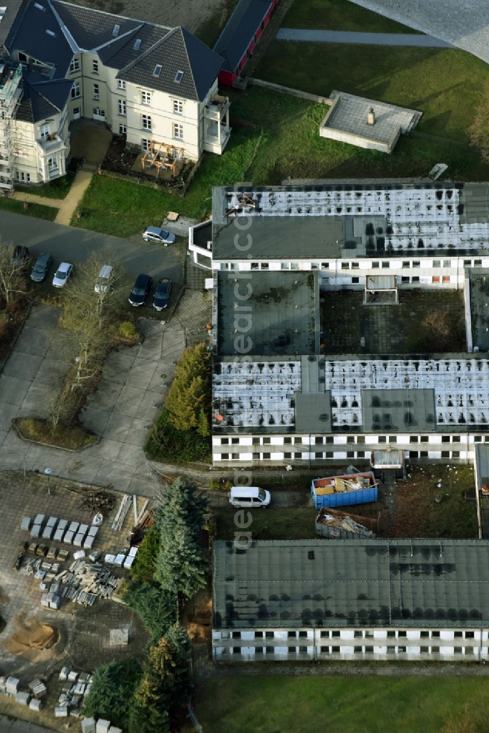 Aerial image Frankfurt (Oder) - Vacant, unused building a container settlement in Frankfurt (Oder) in the state Brandenburg