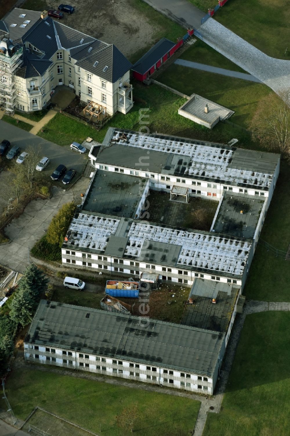 Aerial photograph Frankfurt (Oder) - Vacant, unused building a container settlement in Frankfurt (Oder) in the state Brandenburg