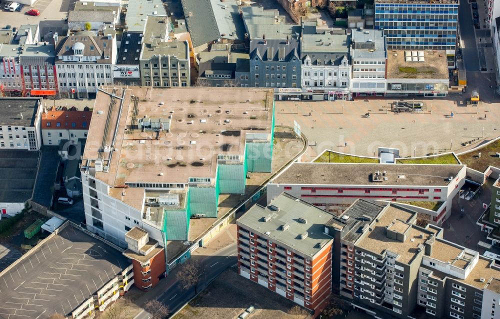 Aerial image Herne - Vacant, unused building the formerly Hertie- Department store on Robert-Brauner-Platz in Herne in the state North Rhine-Westphalia