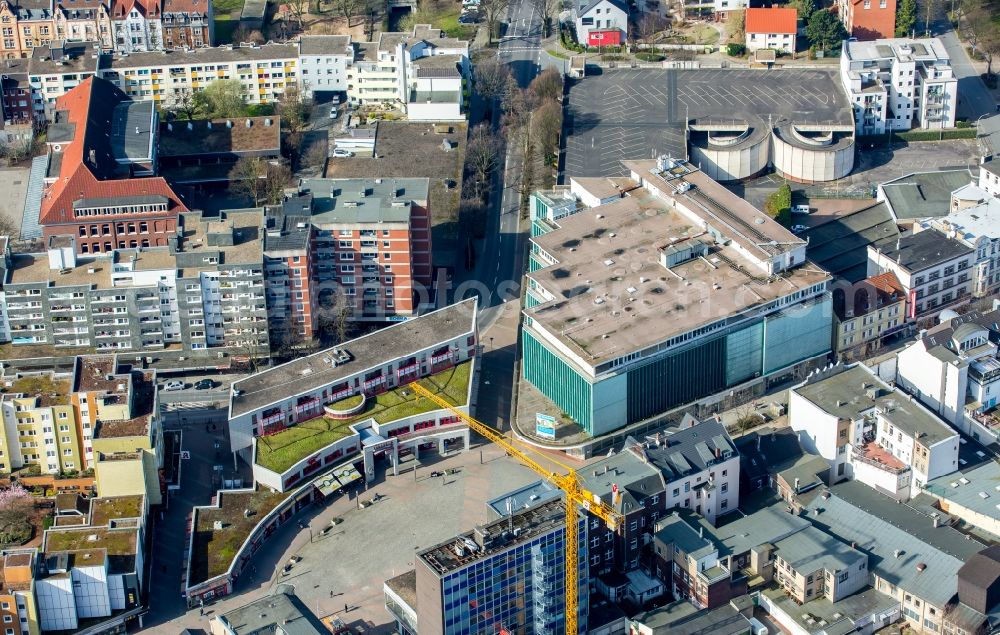 Aerial image Herne - Vacant, unused building the formerly Hertie- Department store on Robert-Brauner-Platz in Herne in the state North Rhine-Westphalia