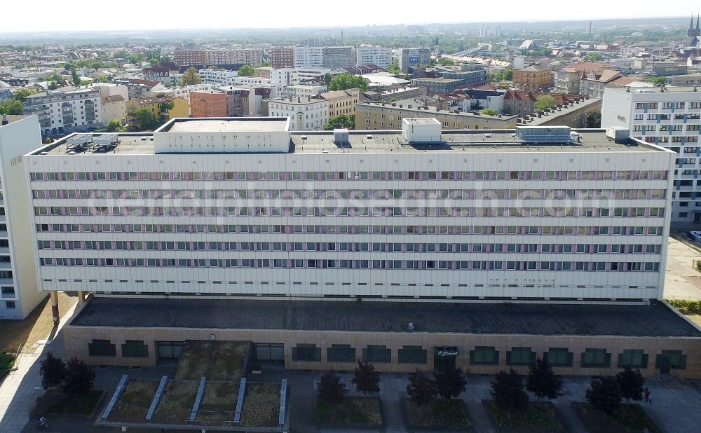 Aerial photograph Halle (Saale) - Vacant, unused building the formerly Maritim - Hotel on Riebeckplatz in the district Mitte in Halle (Saale) in the state Saxony-Anhalt, Germany