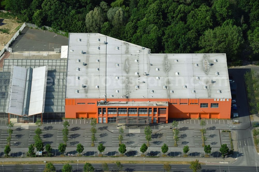 Aerial image Berlin - Unused building A former OBI construction market in the district Mahlsdorf in Berlin