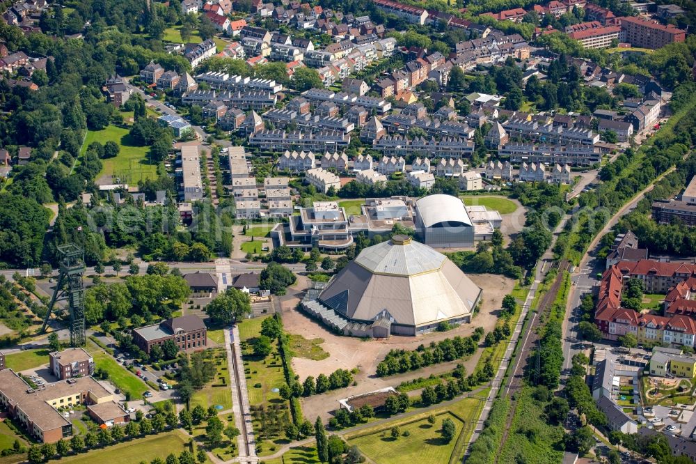 Oberhausen from the bird's eye view: Vacant, unused building the garden center of the garden Dom GmbH in Oberhausen in North Rhine-Westphalia