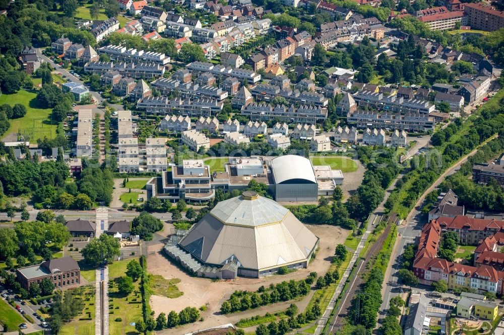 Oberhausen from the bird's eye view: Vacant, unused building the garden center of the garden Dom GmbH in Oberhausen in North Rhine-Westphalia