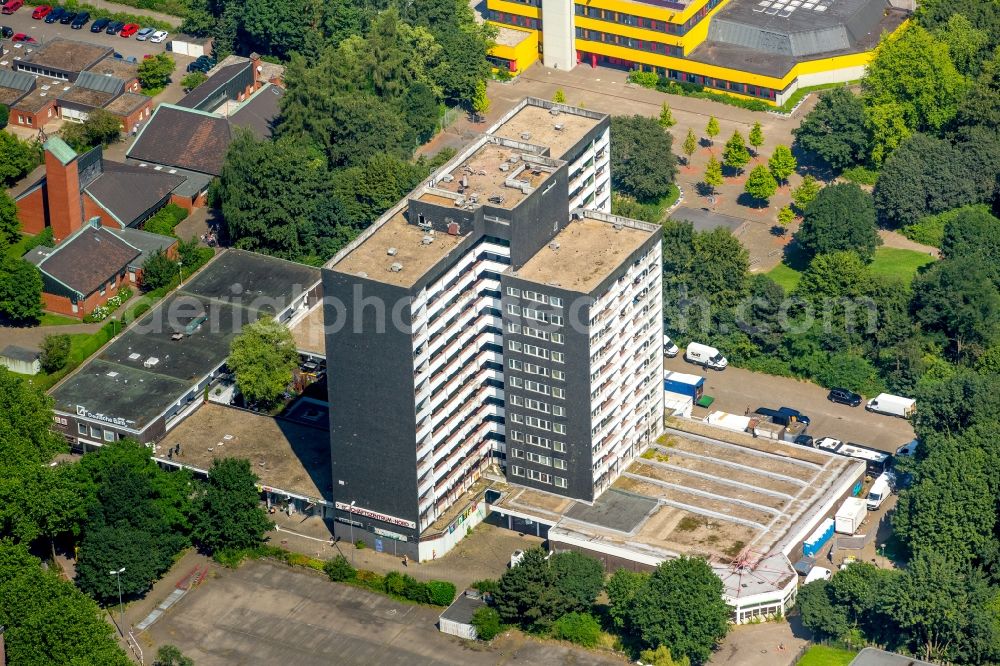 Aerial photograph Gladbeck - Vacant, unused building Schwechater street in Gladbeck in the state North Rhine-Westphalia