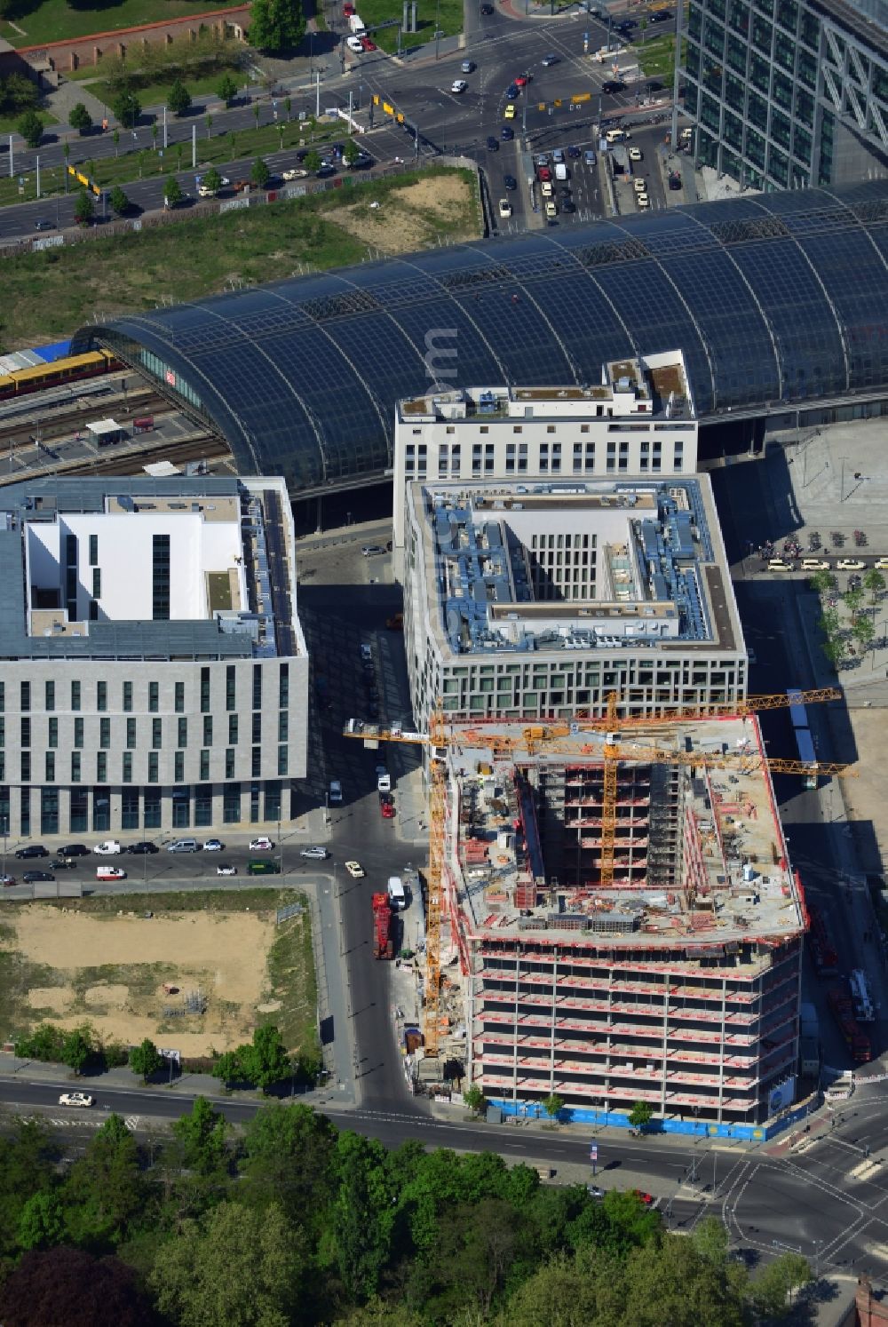 Aerial photograph Berlin - Lehrter Stadtquartier quarter in the Moabit part of Berlin in Germany. The quarter consists of 5 blocks which form a complex of office buildings and hotels