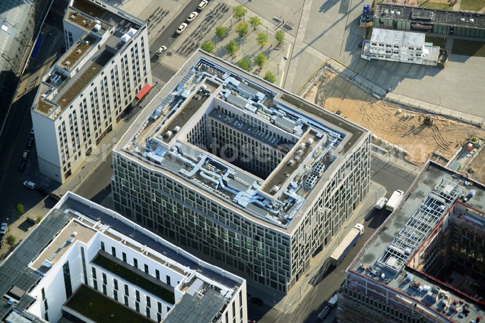 Aerial image Berlin Moabit - Lehrter Stadtquartier quarter in the Moabit part of Berlin in Germany. The quarter consists of 5 blocks which form a complex of office buildings and hotels