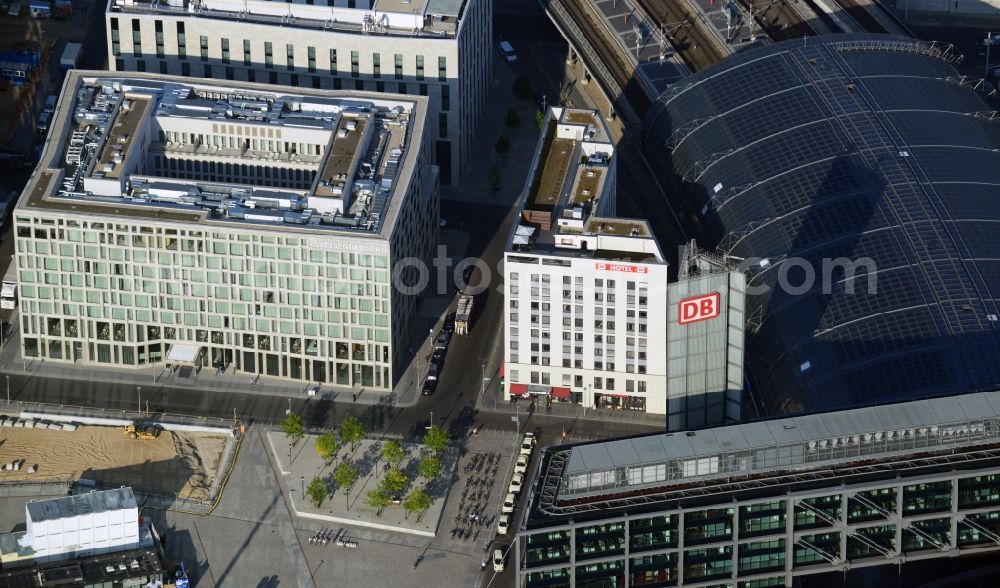 Aerial photograph Berlin - Lehrter Stadtquartier quarter in the Moabit part of Berlin in Germany. The quarter consists of 5 blocks which form a complex of office buildings and hotels