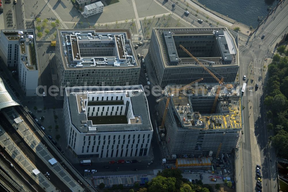 Aerial photograph Berlin - Lehrter Stadtquartier quarter in the Moabit part of Berlin in Germany. The quarter consists of 5 blocks which form a complex of office buildings and hotels