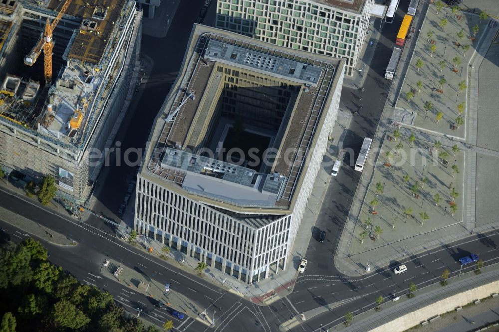 Aerial photograph Berlin - Lehrter Stadtquartier quarter in the Moabit part of Berlin in Germany. The quarter consists of 5 blocks which form a complex of office buildings and hotels