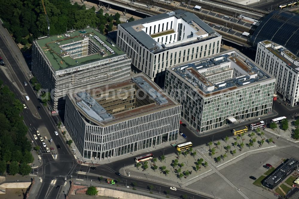 Berlin from the bird's eye view: Lehrter Stadtquartier quarter in the Moabit part of Berlin in Germany. The quarter consists of 5 blocks which form a complex of office buildings and hotels