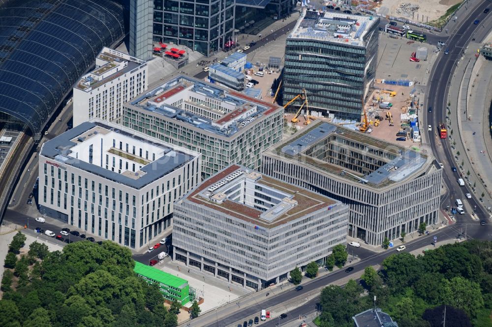 Aerial photograph Berlin - Lehrter Stadtquartier quarter in the Moabit part of Berlin in Germany. The quarter consists of 5 blocks which form a complex of office buildings and hotels