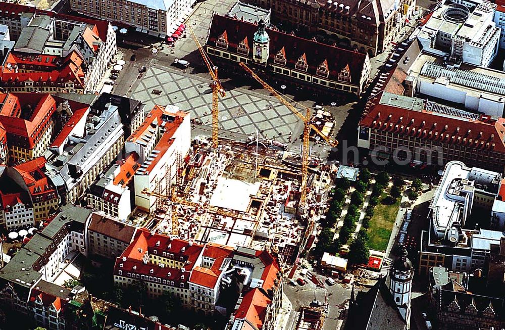 Aerial photograph Leipzig / Sachsen - Leipzig / Sachsen Blick auf die Baustelle für Geschäfts- und Bürokomplex der KG Stoffel am Alten Markt, südlich vom Leipziger Hauptbahnhof (unten: die Nikolai-Kirche)