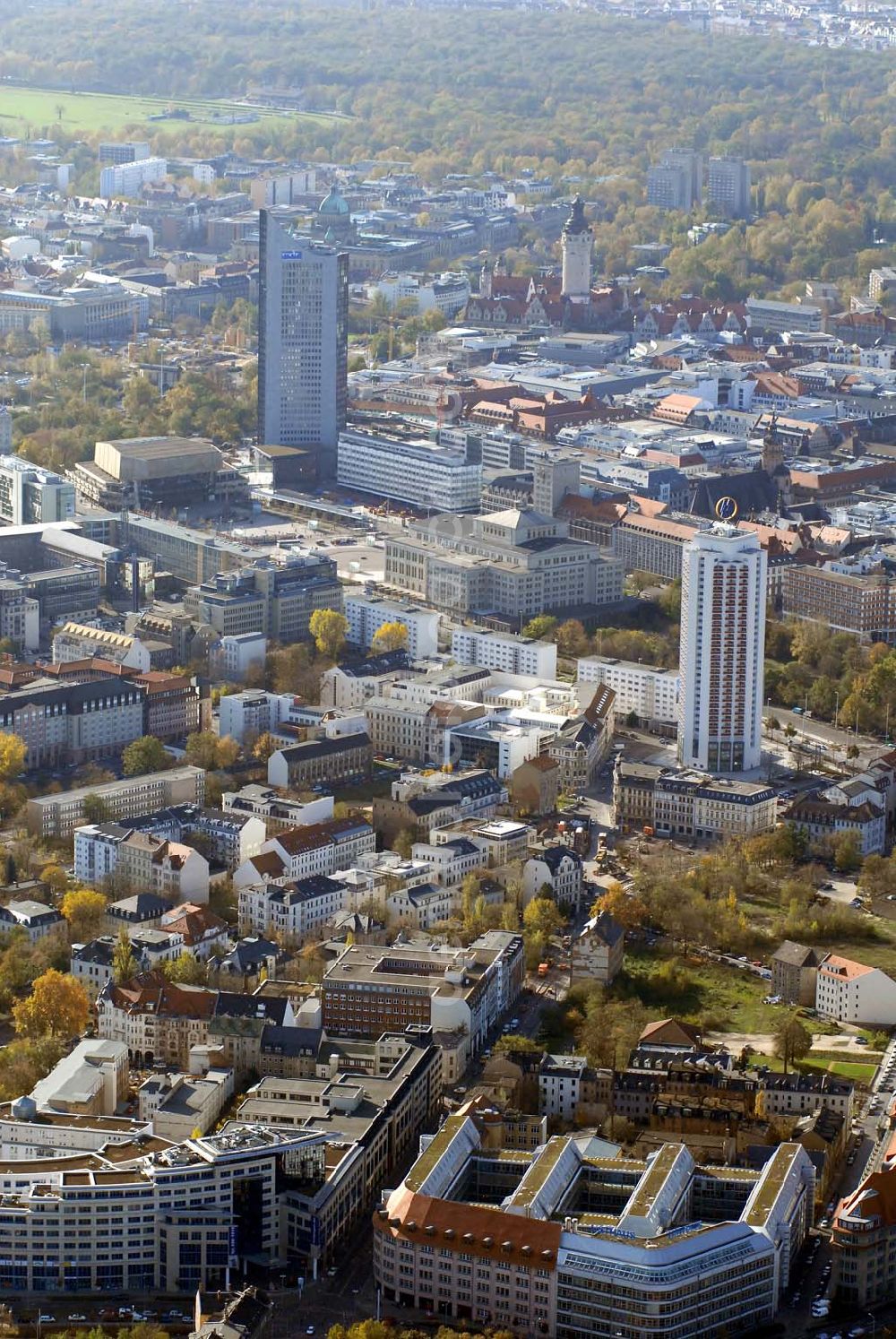 Leipzig from the bird's eye view: Blick auf das Zentrum von Leipzig am Augustusplatz.