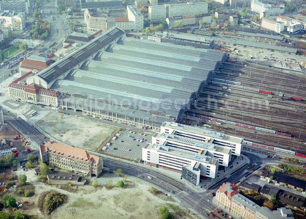 Aerial photograph Leipzig - Leipziger Hauptbahnhof mit ECE-Shoppingcenter in Leipzig / Sachsen.