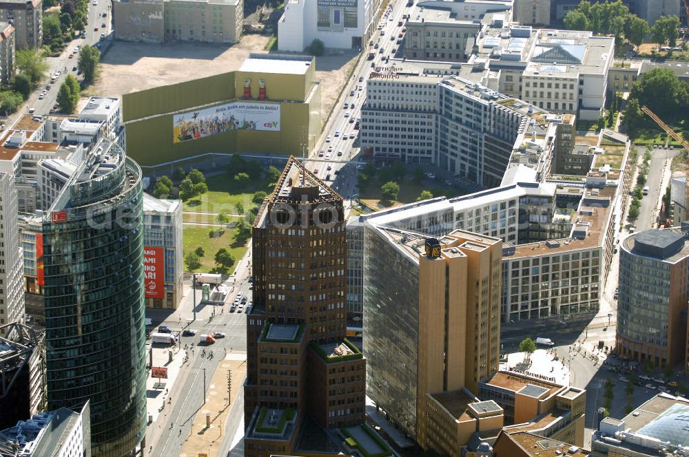 Aerial image Berlin - Blick auf den Leipziger Platz in Berlins Mitte Der achteckige Leipziger Platz befindet sich in unmittelbarer Nachbarschaft zum Potsdamer Platz. Am östlichen Rand des Platzes beginnt die in Richtung Spittelmarkt verlaufende Leipziger Straße.