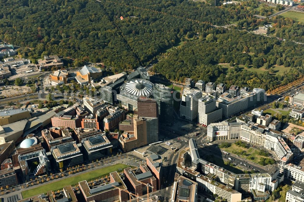 Berlin from the bird's eye view: Ensemble space Leipziger Platz in the inner city center in Berlin in Germany