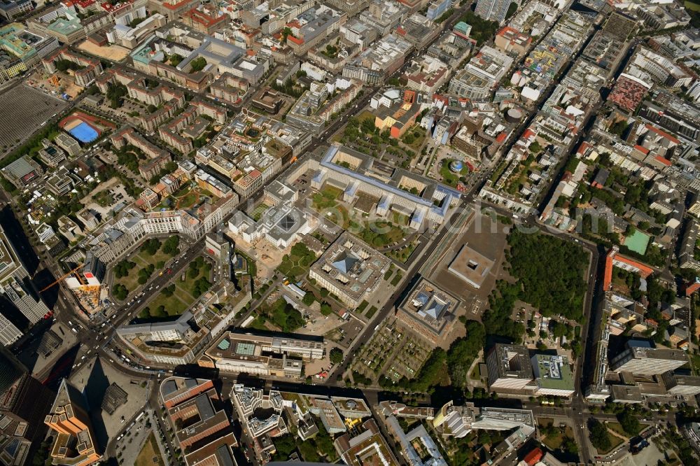 Aerial photograph Berlin - Ensemble space Leipziger Platz in the inner city center in Berlin in Germany