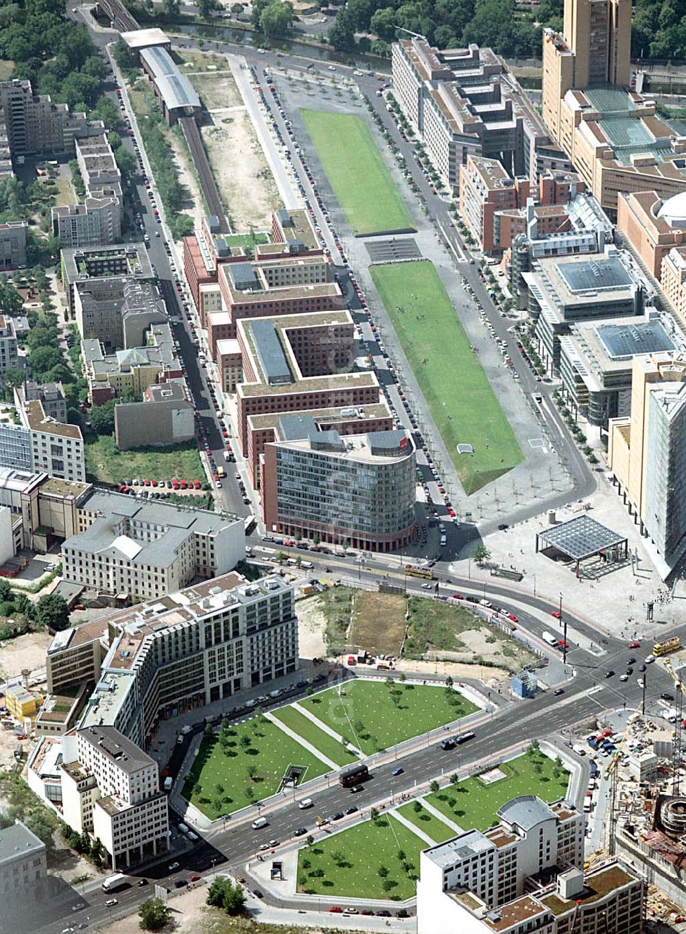 Berlin- Tiergarten from above - 