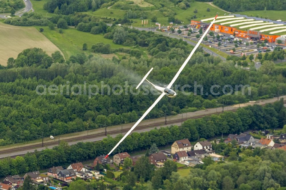 Aerial photograph Hamm - Performance single-seater glider DG 300 can land position from water ballast - Hamm in North Rhine-Westphalia