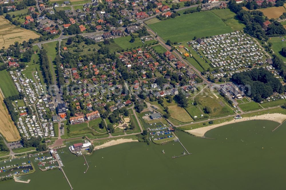 Lembruch from the bird's eye view: View at Lembruch upon Dümmer Lake in Dümmerland in the federal state of North Rhine-Westphalia NRW