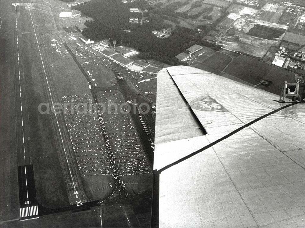 Aerial image Berlin - Gatow - Letzter Flugtag auf dem Flugplatz Berlin - Gatow