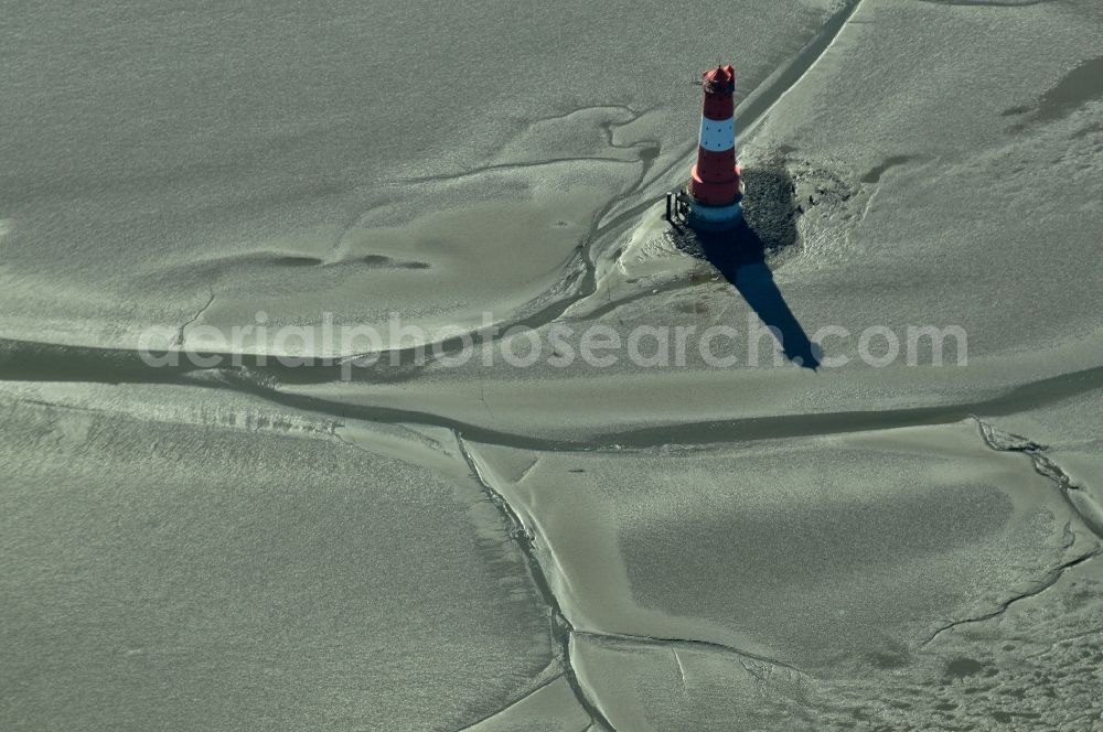 Aerial photograph Wilhelmshaven - Lighthouse as a historic seafaring character in the coastal area of course the North Sea Jade in Wilhelmshaven in the state Lower Saxony