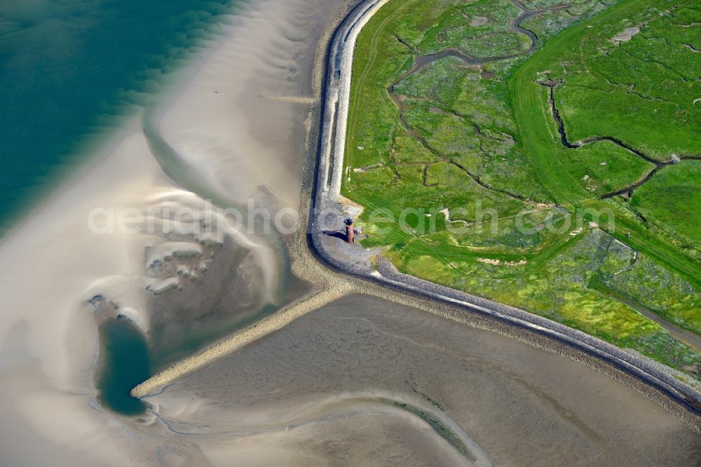 Aerial photograph Langeneß - Lighthouse as a historic seafaring character in the coastal area of North Sea in Langeness in the state Schleswig-Holstein