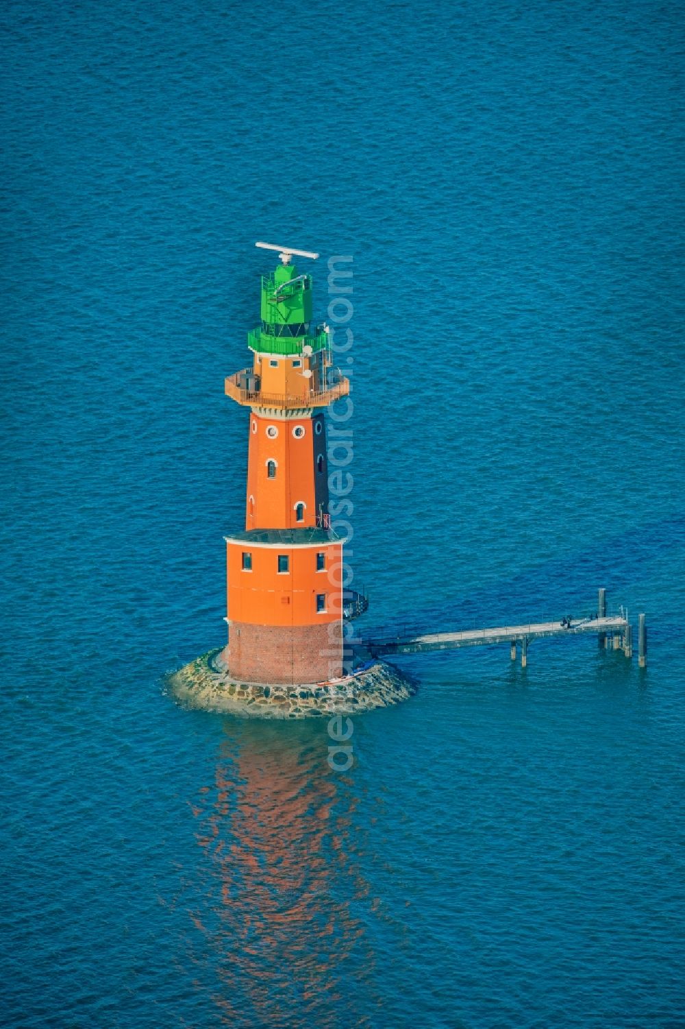 Aerial image Butjadingen - Lighthouse as a historic seafaring character in the coastal area of North Sea in the district Langwarden in Butjadingen in the state Lower Saxony