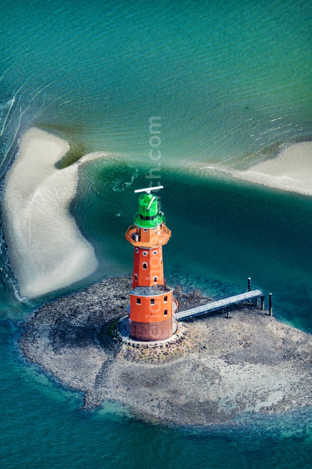 Aerial photograph Butjadingen - Lighthouse as a historic seafaring character in the coastal area of North Sea in the district Langwarden in Butjadingen in the state Lower Saxony