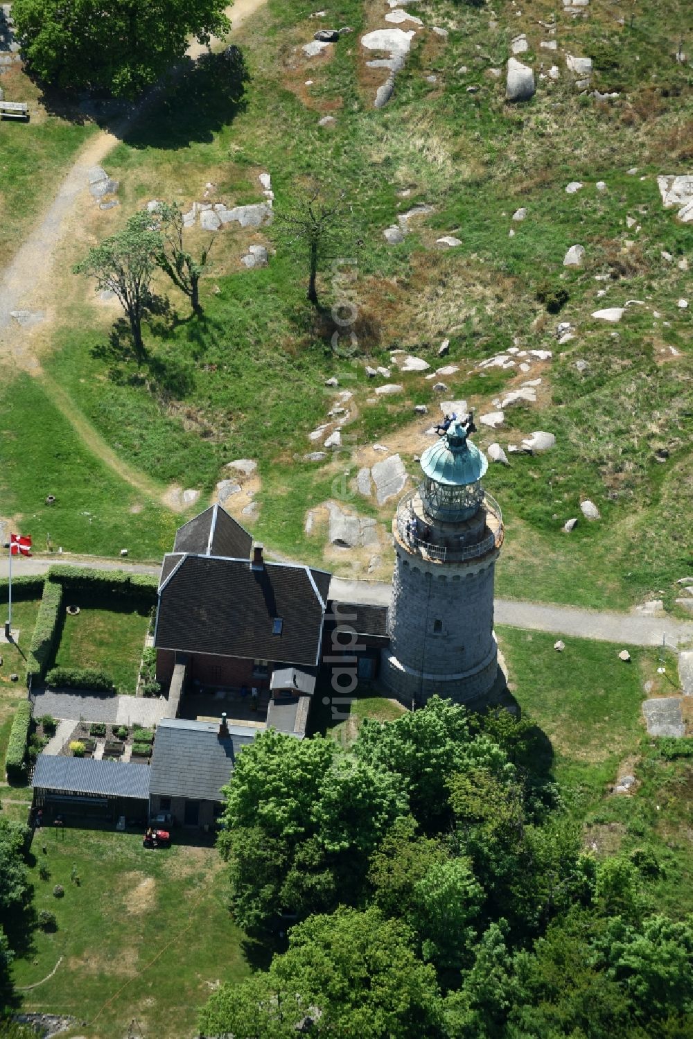 Aerial photograph Allinge - Lighthouse as a historic seafaring character in the coastal area of Baltic Sea on Bornholm Island in Allinge in Region Hovedstaden, Denmark