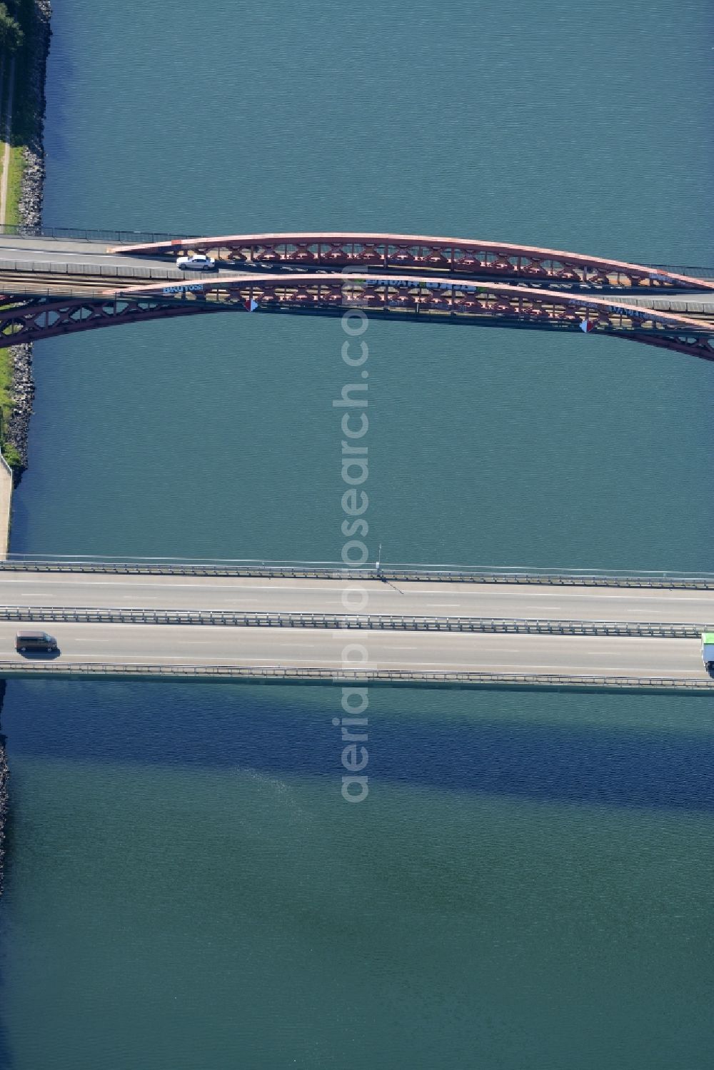 Aerial image Kiel - Road bridge construction of Levensauer High bridge in Kiel in the state of Schleswig-Holstein. The two bridges - one for rail lines and the other including the federal highway B76 - span the Kiel Canal