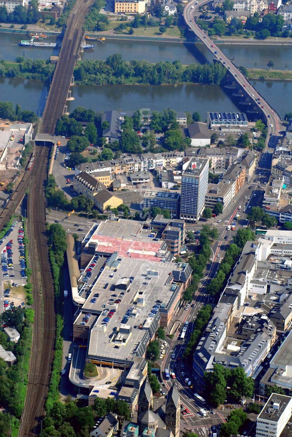 Aerial photograph Koblenz - Löhr-Center Koblenz. Der Einkaufs- und Geschäftskomplex ist ein Projekt der ECE Projektmanagement GmbH. Kontakt: Löhr-Center Koblenz, Hohenfelder Straße 22, 56068 Koblenz, Tel.: 0261 / 133 90 60, Fax: 0261 / 160 946, shop@ece.de,