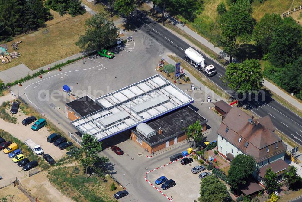 Aerial photograph Lichtenow - Blick auf die GO Tankstelle an der Chaussestrasse 32 in 15345 Lichtenow