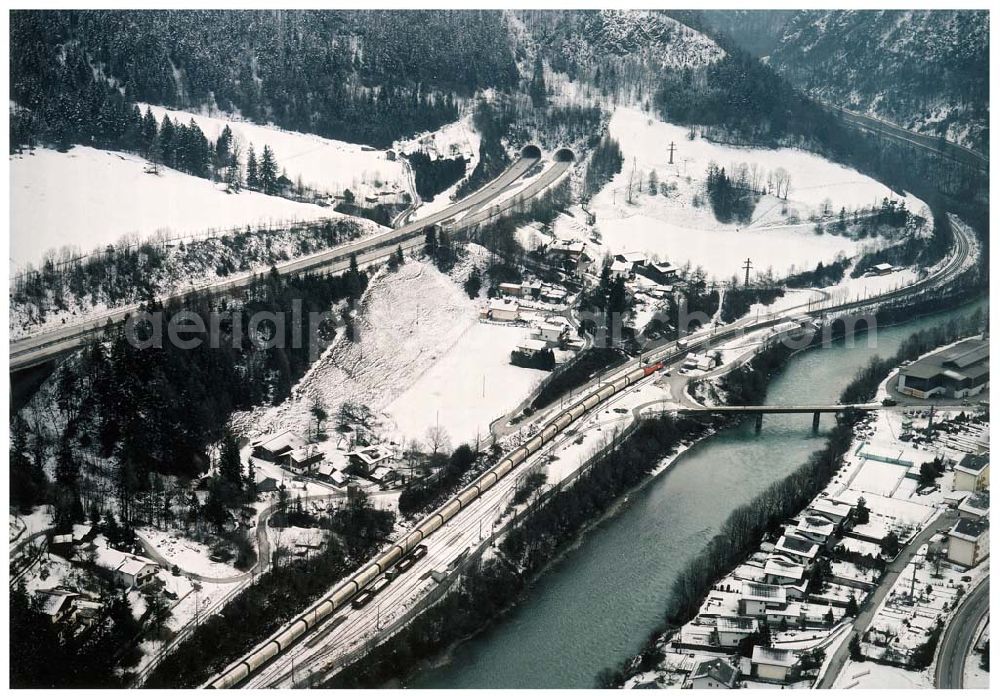 Aerial photograph - LIDL - Logistikzug auf der Strecke Lambach - Villach in Österreich.