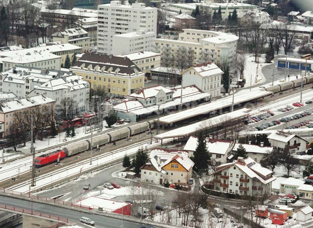  from above - LIDL - Logistikzug auf der Strecke Lambach - Villach in Österreich.