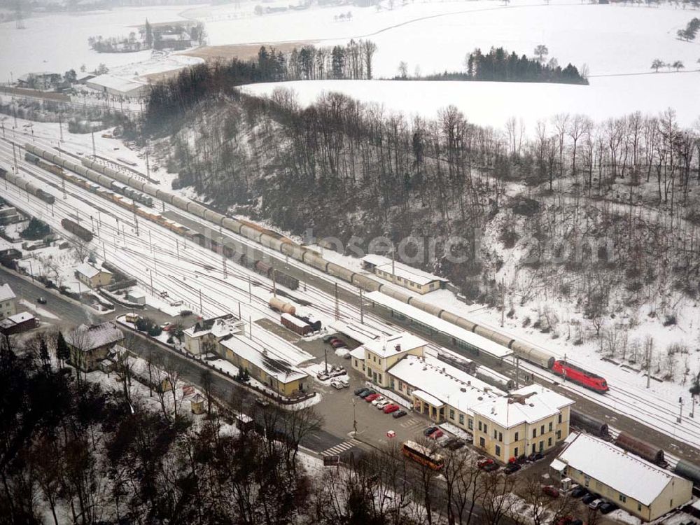 Österreich from above - LIDL - Logistikzug auf der Strecke Lambach - Villach in Österreich.