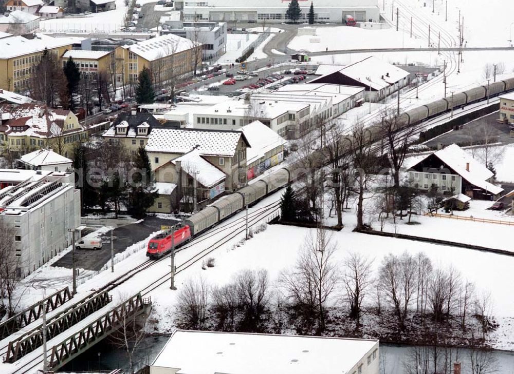 Aerial image Österreich - LIDL - Logistikzug auf der Strecke Lambach - Villach in Österreich.