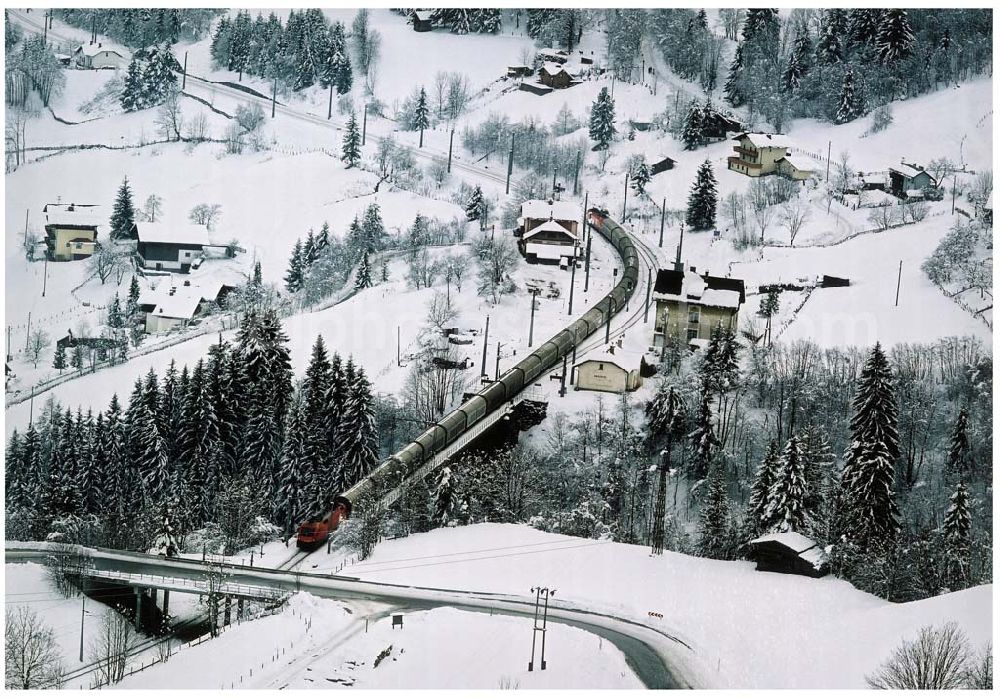 Aerial image Österreich - LIDL - Logistikzug auf der Strecke Lambach - Villach in Österreich.