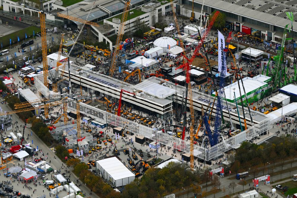 Aerial photograph München - Exhibition grounds and pavilion of the Liebherr - exhibition stand at the world's leading trade fair bauma on the street Am Messefreigelaende in the district Trudering-Riem in Munich in the state Bavaria, Germany