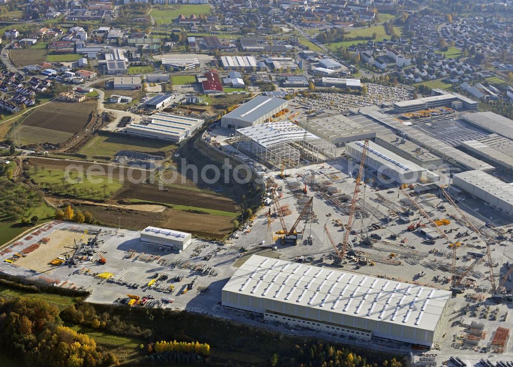 Ehingen from the bird's eye view: Blick auf das Gelände der Liebherr-Werk Ehingen GmbH. Die Tochter der Liebherr-International AG gehört zu den weltweit führenden Herstellern von Fahrzeugkranen. Momentan wird das Gelände erweitert. View of the site of the Liebherr-Werk GmbH Ehingen.