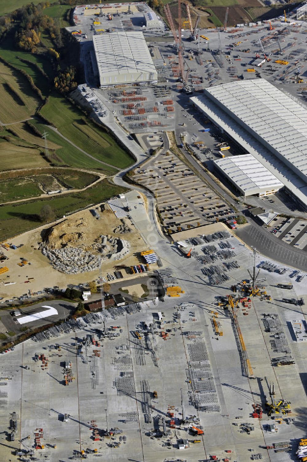 Ehingen from the bird's eye view: Blick auf das Gelände der Liebherr-Werk Ehingen GmbH. Die Tochter der Liebherr-International AG gehört zu den weltweit führenden Herstellern von Fahrzeugkranen. Momentan wird das Gelände erweitert. View of the site of the Liebherr-Werk GmbH Ehingen.