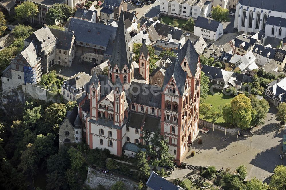 Aerial photograph Limburg an der Lahn - Blick auf den Limburger Dom. Der Limburger Dom, auch Georgsdom genannt, thront oberhalb der Altstadt von Limburg neben der Burg Limburg. Der Bau gilt heute als eine der vollendetsten Schöpfungen spätromanischer Baukunst. Der Baubeginn war zwischen 1175 und 1200. View of the Limburg Cathedral. The building is regarded today as one of the most perfect creations of late Romanesque architecture. Construction began between 1175 and 1200.