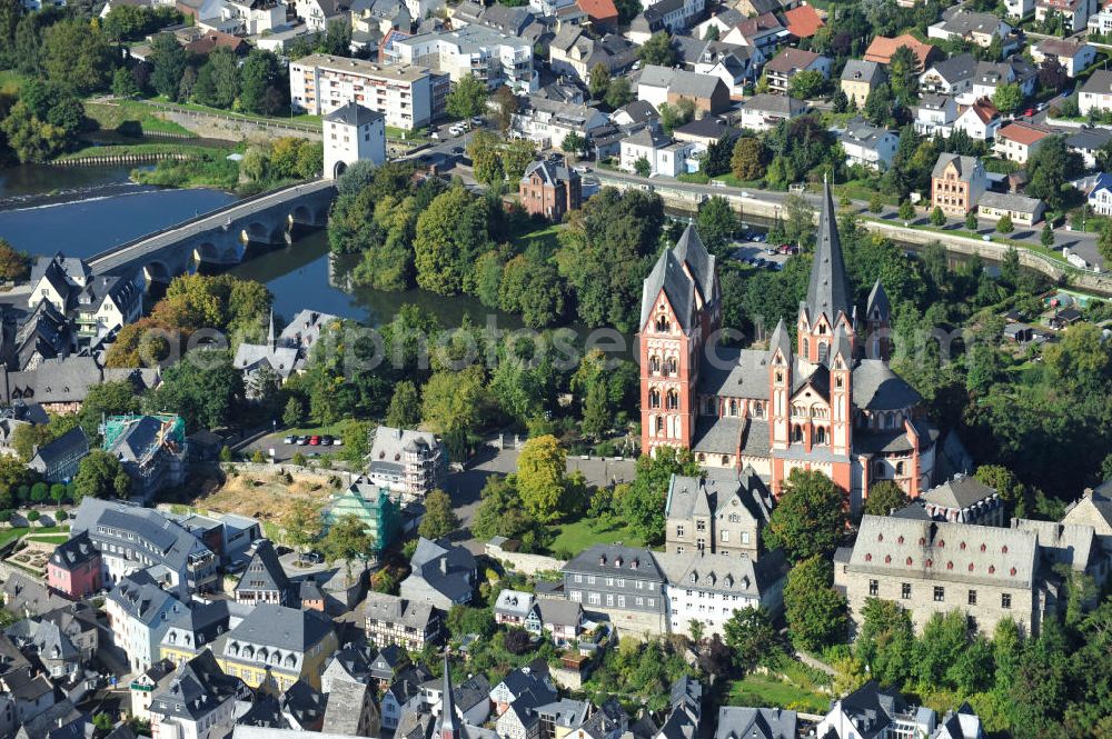 Aerial photograph Limburg an der Lahn - Views of the cathedral of Limburg, also called Georgsdom above the old town of Limburg in Hesse. The building is now considered one of the most perfect creations of late Romanesque architecture