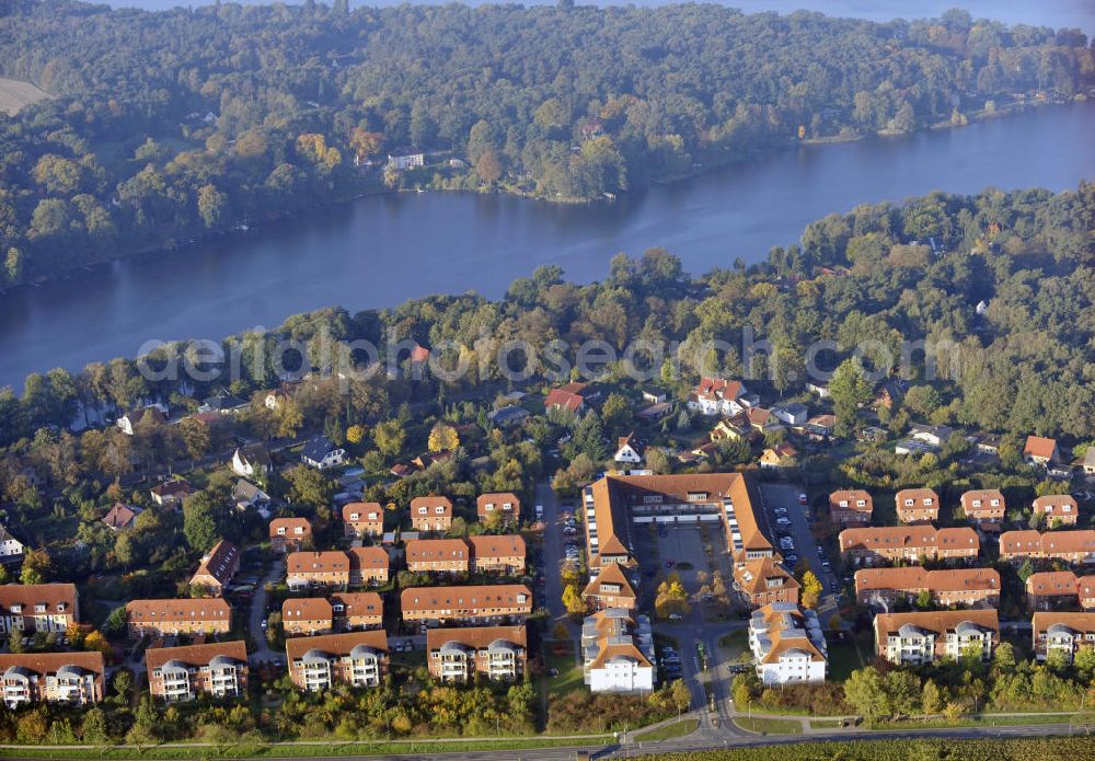 Neuruppin from the bird's eye view: Blick auf das Wohngebiet Lindenzentrum am Ruppiner See in Brandenburg. View to the housing area Lindenzentrum near the Ruppiner lake in Brandenburg.