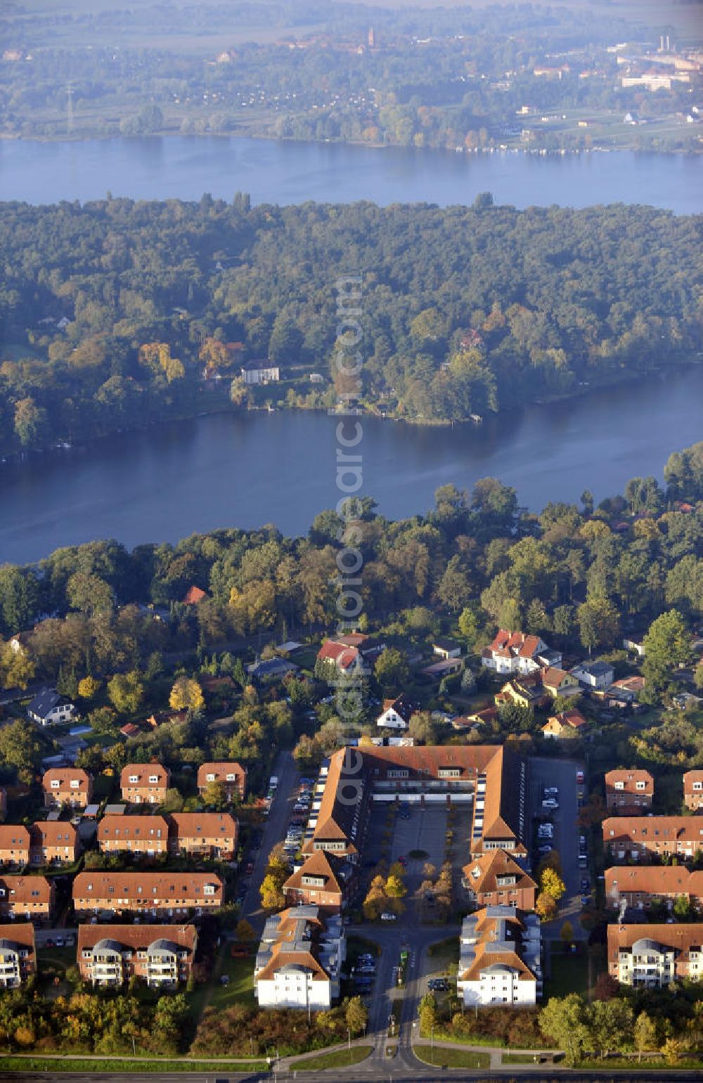 Aerial image Neuruppin - Blick auf das Wohngebiet Lindenzentrum am Ruppiner See in Brandenburg. View to the housing area Lindenzentrum near the Ruppiner lake in Brandenburg.