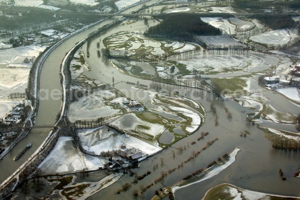 Aerial photograph Dorsten - Lip flood on the banks of the lip at Dorsten in the state of North Rhine-Westphalia