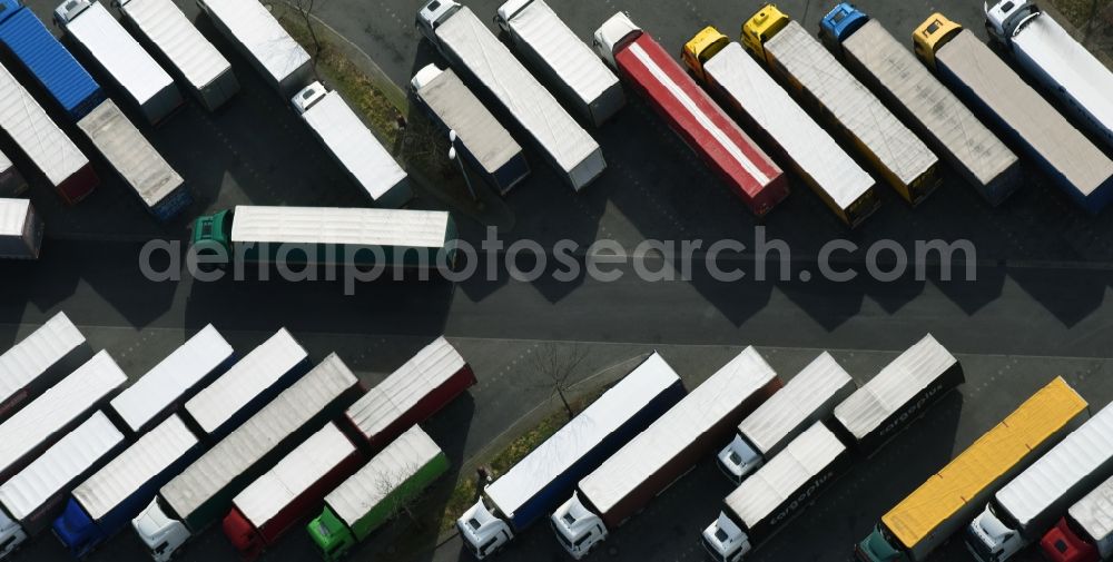 Aerial image Michendorf - Lorries - parking spaces at the highway rest stop and parking of the BAB A 10 Berliner Ring in Michendorf in the state Brandenburg